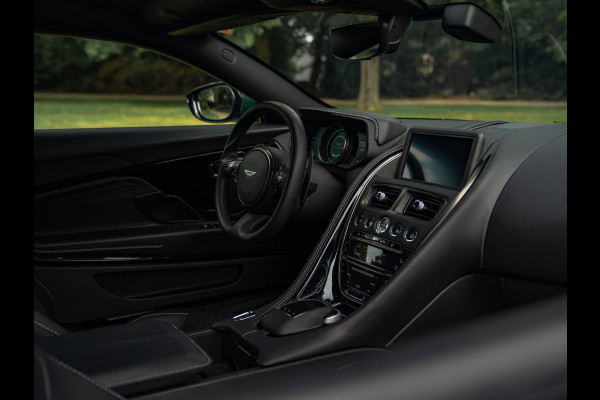 Aston Martin DB11 5.2 V12 | AM Heritage Racing Green | Premium Audio | Stoelventilatie