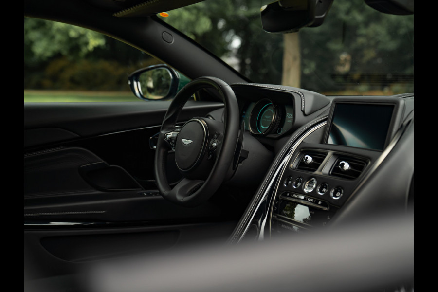 Aston Martin DB11 5.2 V12 | AM Heritage Racing Green | Premium Audio | Stoelventilatie