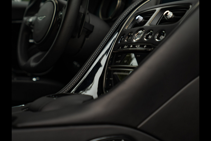 Aston Martin DB11 5.2 V12 | AM Heritage Racing Green | Premium Audio | Stoelventilatie