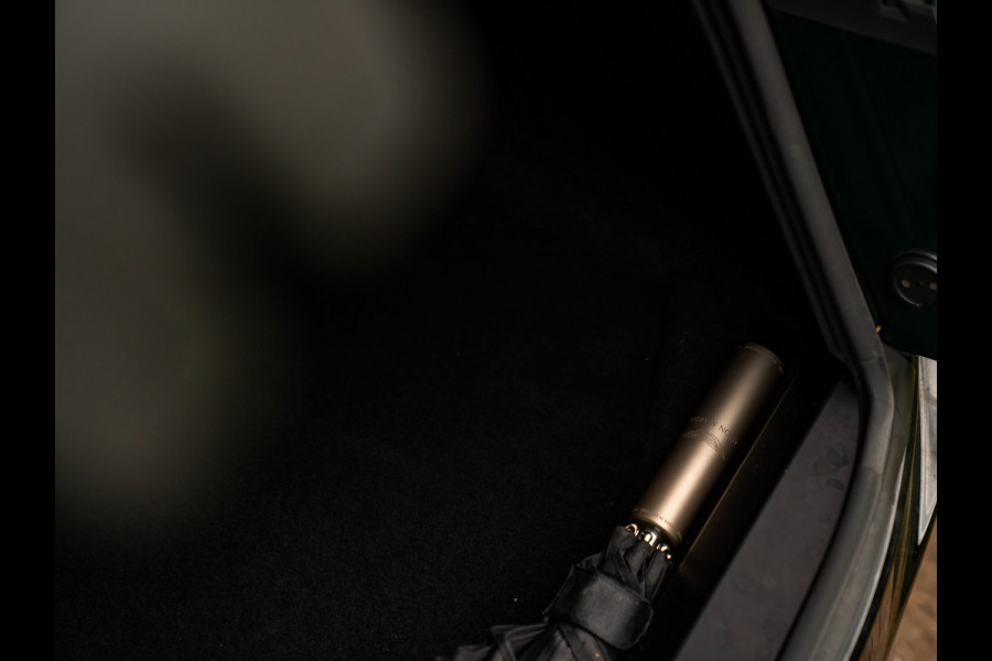 Aston Martin DB11 5.2 V12 | AM Heritage Racing Green | Premium Audio | Stoelventilatie