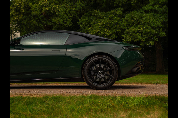 Aston Martin DB11 5.2 V12 | AM Heritage Racing Green | Premium Audio | Stoelventilatie
