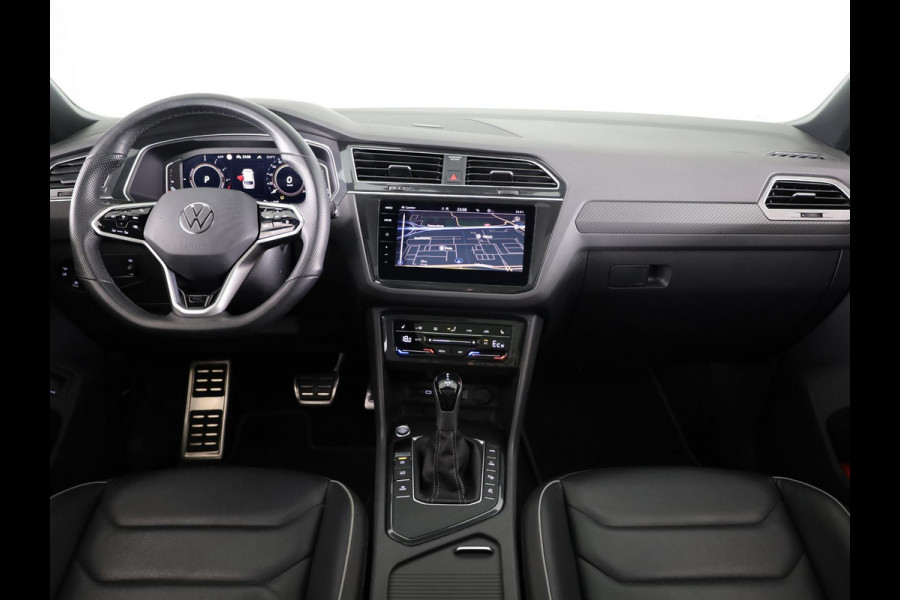 Volkswagen Tiguan 1.4 TSI eHybrid R-Line Business+ 245 pk Automaat (DSG) | Navigatie | Panoramadak | Parkeersensoren (Park assist) | Rondomzicht camera | Lederen bekleding | Elektr. voorstoelen met memory | R-Line |