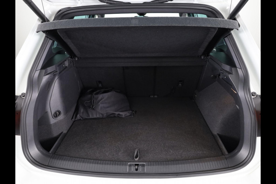 Volkswagen Tiguan 1.4 TSI eHybrid R-Line Business+ 245 pk Automaat (DSG) | Navigatie | Panoramadak | Parkeersensoren (Park assist) | Rondomzicht camera | Lederen bekleding | Elektr. voorstoelen met memory | R-Line |