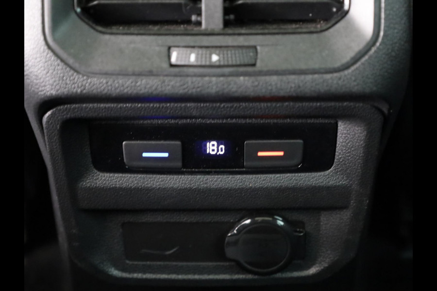Volkswagen Tiguan 1.4 TSI eHybrid R-Line Business+ 245 pk Automaat (DSG) | Navigatie | Panoramadak | Parkeersensoren (Park assist) | Rondomzicht camera | Lederen bekleding | Elektr. voorstoelen met memory | R-Line |