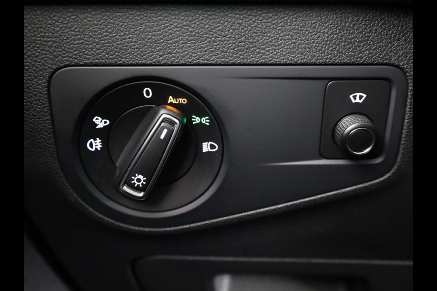 Volkswagen Tiguan 1.4 TSI eHybrid R-Line Business+ 245 pk Automaat (DSG) | Navigatie | Panoramadak | Parkeersensoren (Park assist) | Rondomzicht camera | Lederen bekleding | Elektr. voorstoelen met memory | R-Line |
