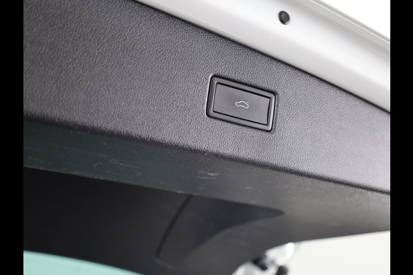 Volkswagen Tiguan 1.4 TSI eHybrid R-Line Business+ 245 pk Automaat (DSG) | Navigatie | Panoramadak | Parkeersensoren (Park assist) | Rondomzicht camera | Lederen bekleding | Elektr. voorstoelen met memory | R-Line |