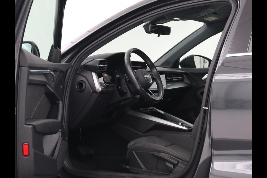 Audi A3 35 TFSI Business Edition | Sportstoelen | Carplay | Navigatie | Virtual Cockpit | Climate control | Parkeerhulp | Cruise control