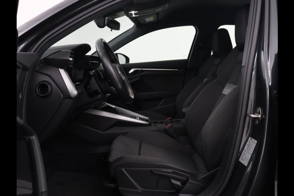 Audi A3 35 TFSI Business Edition | Sportstoelen | Carplay | Navigatie | Virtual Cockpit | Climate control | Parkeerhulp | Cruise control