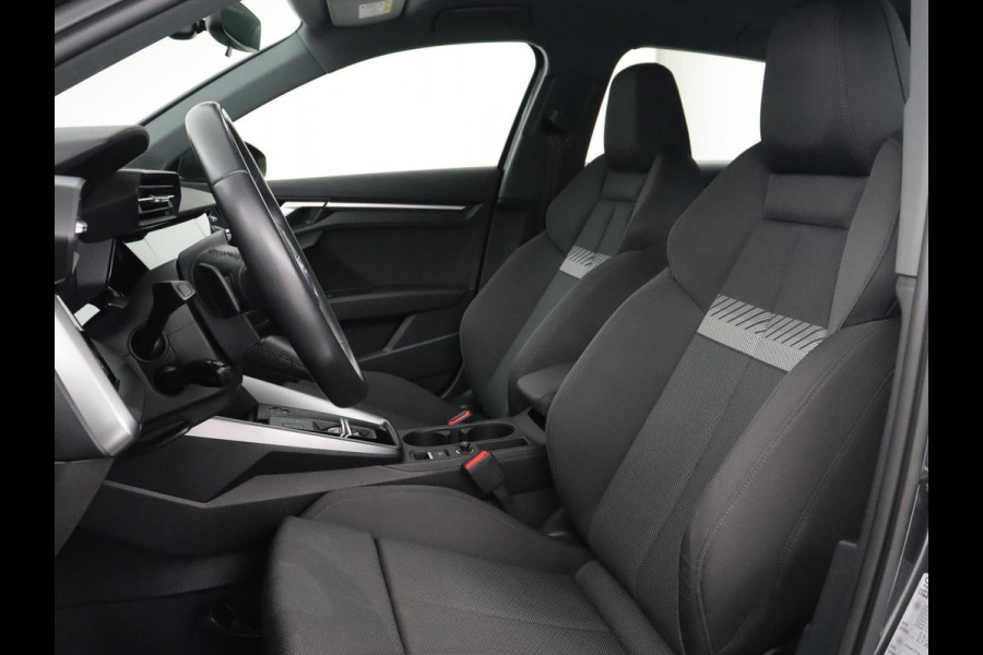Audi A3 35 TFSI Business Edition | Sportstoelen | Carplay | Navigatie | Virtual Cockpit | Climate control | Parkeerhulp | Cruise control