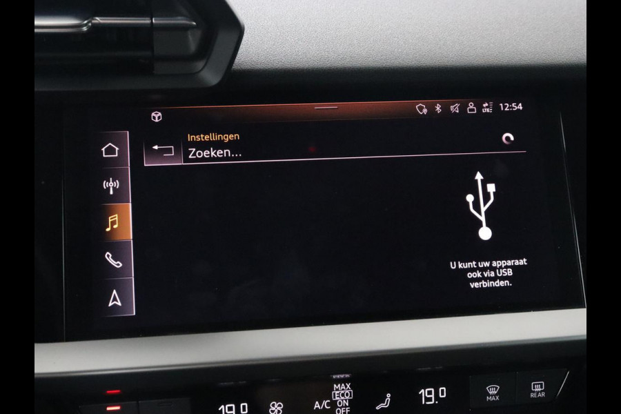 Audi A3 35 TFSI Business Edition | Sportstoelen | Carplay | Navigatie | Virtual Cockpit | Climate control | Parkeerhulp | Cruise control