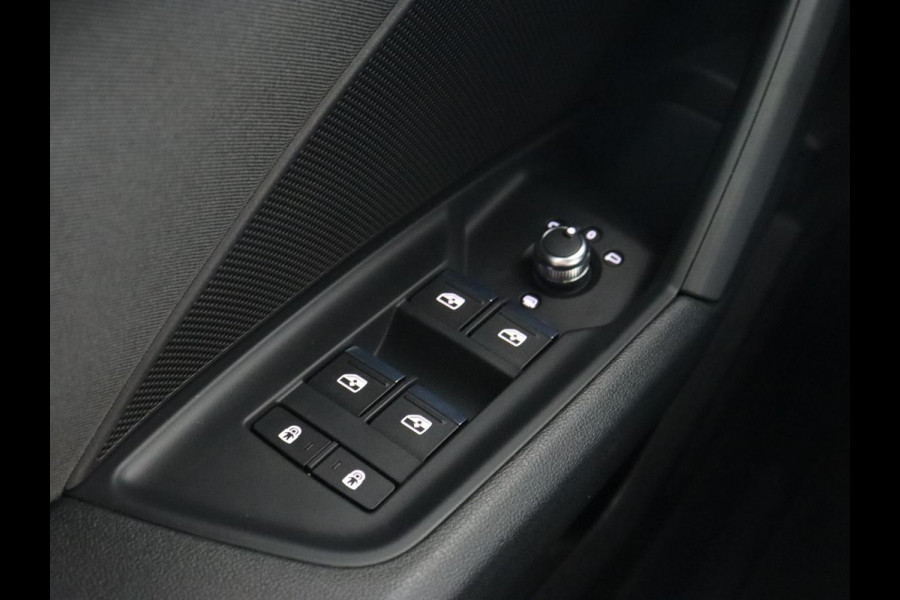 Audi A3 35 TFSI Business Edition | Sportstoelen | Carplay | Navigatie | Virtual Cockpit | Climate control | Parkeerhulp | Cruise control