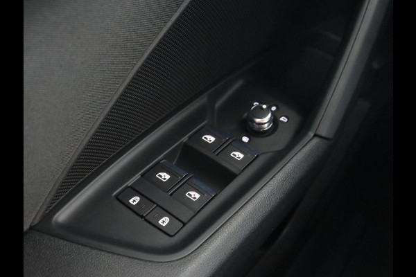 Audi A3 35 TFSI Business Edition | Sportstoelen | Carplay | Navigatie | Virtual Cockpit | Climate control | Parkeerhulp | Cruise control