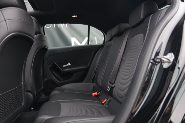 Mercedes-Benz A-Klasse 160 / NAP / PANODAK / CAMERA / CARPLAY / WIDE SCREEN