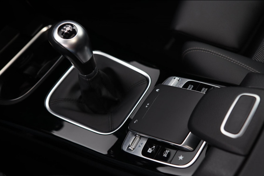 Mercedes-Benz A-Klasse 160 / NAP / PANODAK / CAMERA / CARPLAY / WIDE SCREEN