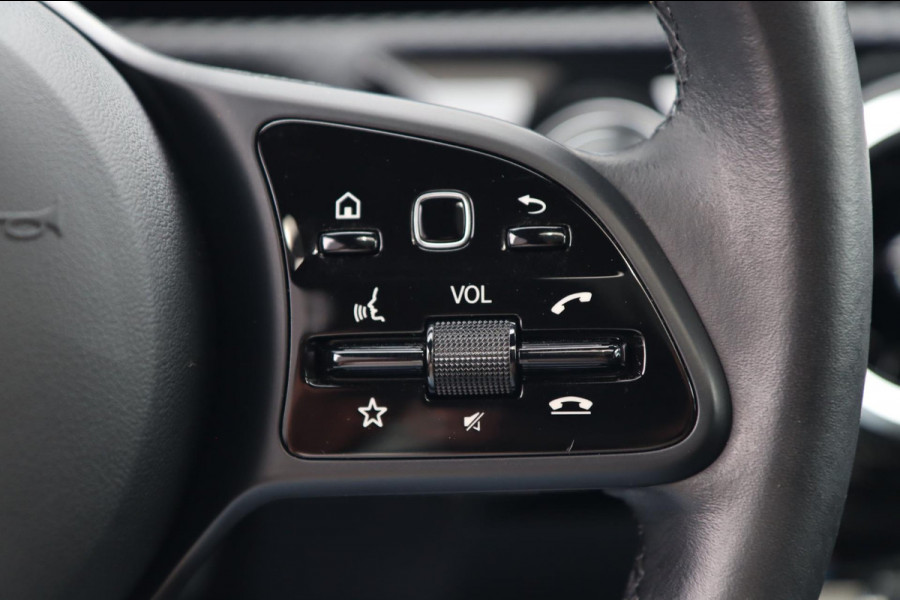 Mercedes-Benz A-Klasse 160 / NAP / PANODAK / CAMERA / CARPLAY / WIDE SCREEN