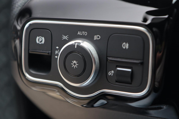 Mercedes-Benz A-Klasse 160 / NAP / PANODAK / CAMERA / CARPLAY / WIDE SCREEN