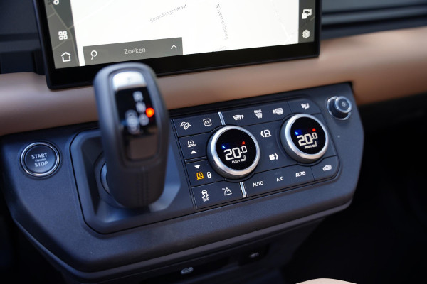 Land Rover Defender 110 P 300 E 110 X-Dynamic HSE 6-Persoons NIEUW MODELJAAR 2026