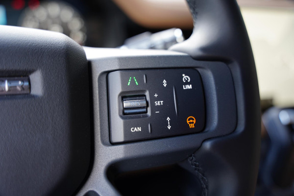 Land Rover Defender 110 P 300 E 110 X-Dynamic HSE 6-Persoons NIEUW MODELJAAR 2026