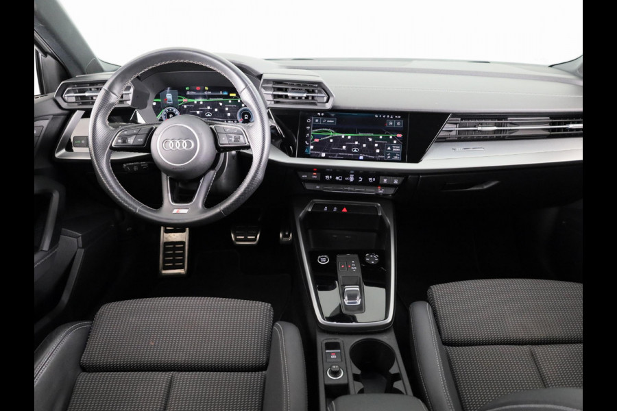 Audi A3 Limousine 30 TFSI S edition 110pk | 18 inch lichtmetalen velgen | Zwart dak | Verlengde garantie | Navigatie