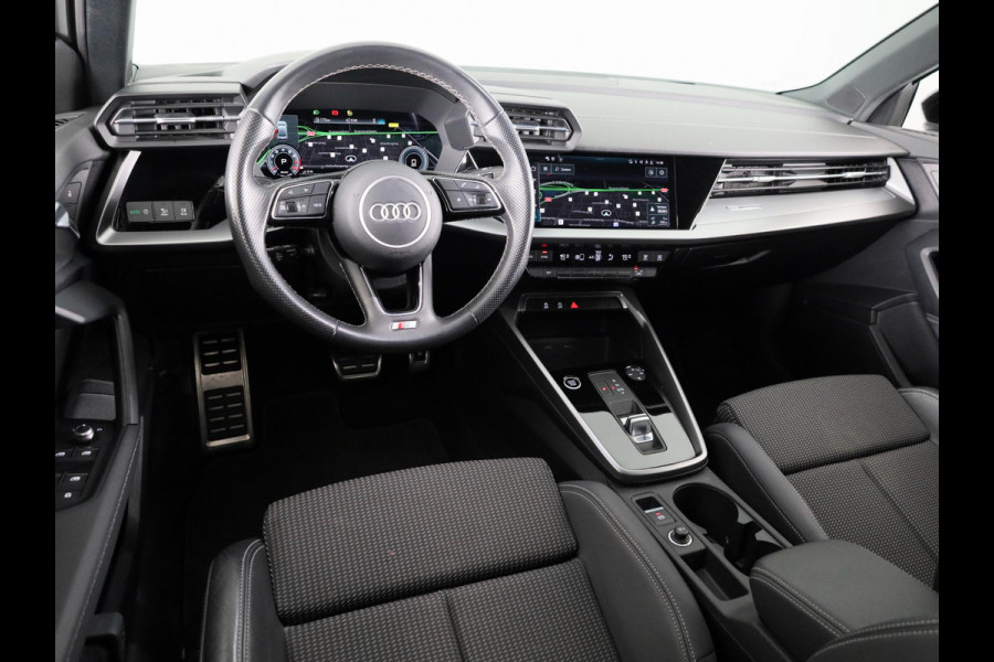 Audi A3 Limousine 30 TFSI S edition 110pk | 18 inch lichtmetalen velgen | Zwart dak | Verlengde garantie | Navigatie