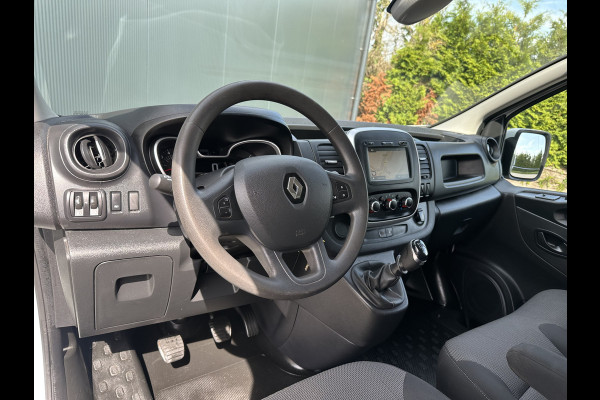 Renault Trafic 2.0 dCi 120 PK SPORT / L2H1 / 1e EIG. / LED / LM VELGEN / IMPERIAAL / TREKHAAK / CAMERA / NAVI / AIRCO / CRUISE
