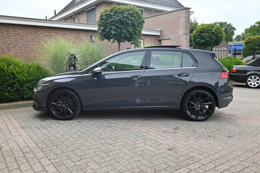Volkswagen Golf 1.4 eHybrid Style 204 PK 1e Eig R-Line Adaptive Side-Assist Pano Massage 19''