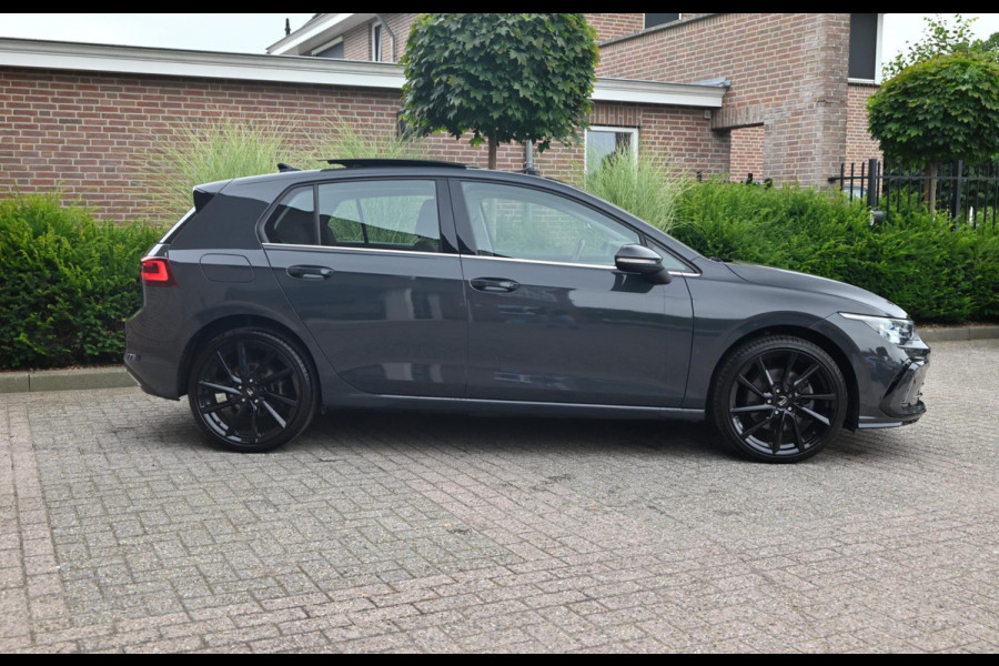 Volkswagen Golf 1.4 eHybrid Style 204 PK 1e Eig R-Line Adaptive Side-Assist Pano Massage 19''