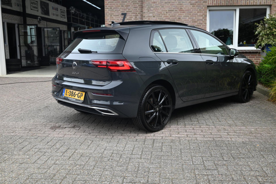 Volkswagen Golf 1.4 eHybrid Style 204 PK 1e Eig R-Line Adaptive Side-Assist Pano Massage 19''