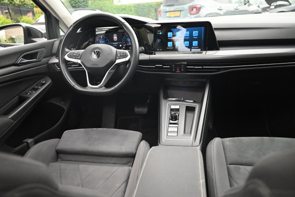 Volkswagen Golf 1.4 eHybrid Style 204 PK 1e Eig R-Line Adaptive Side-Assist Pano Massage 19''