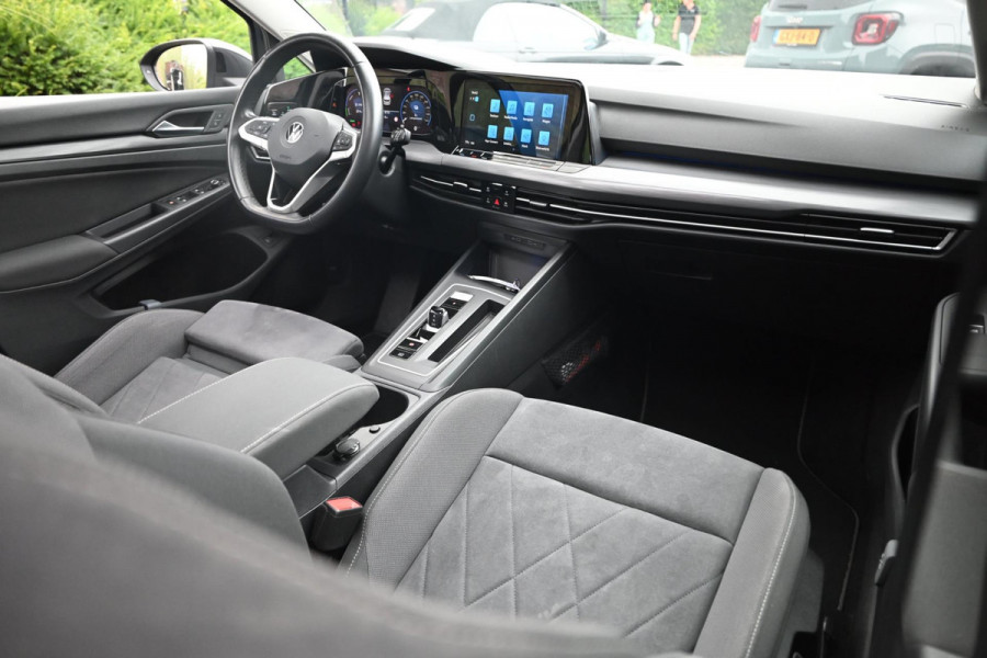 Volkswagen Golf 1.4 eHybrid Style 204 PK 1e Eig R-Line Adaptive Side-Assist Pano Massage 19''
