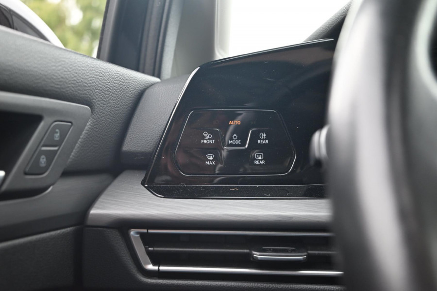 Volkswagen Golf 1.4 eHybrid Style 204 PK 1e Eig R-Line Adaptive Side-Assist Pano Massage 19''