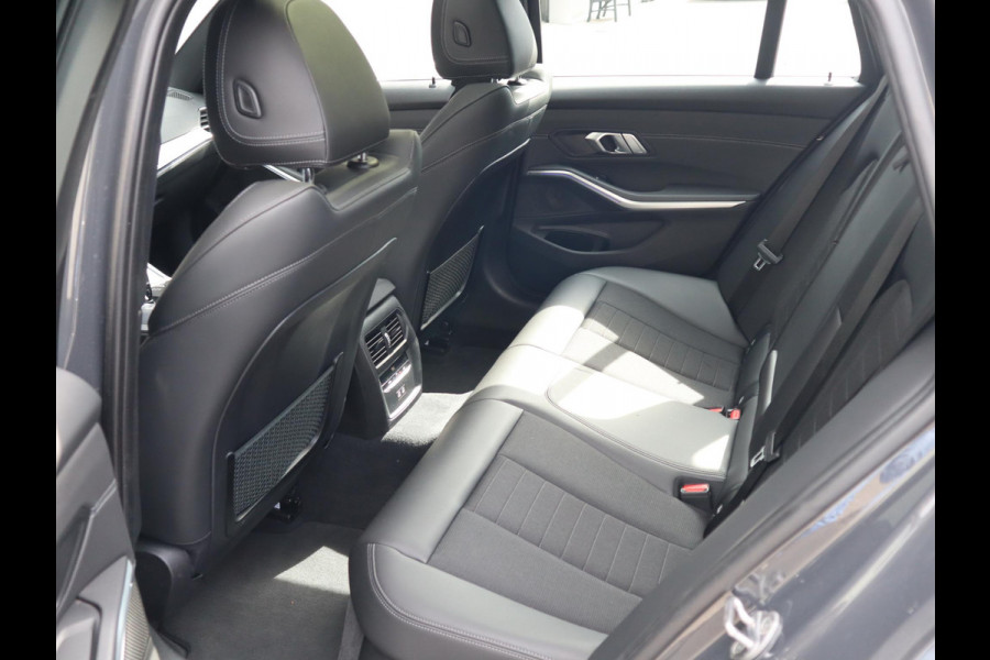 BMW 3 Serie Touring 320i Executive Edition | Panoramadak | HIFI Systeem | Elektrische Trekhaak |