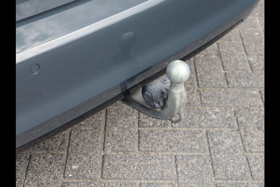 BMW 3 Serie Touring 320i Executive Edition | Panoramadak | HIFI Systeem | Elektrische Trekhaak |