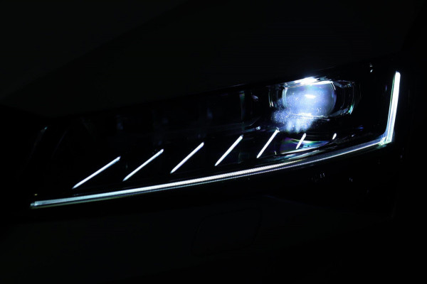 Škoda Superb Combi 1.5 TSI ACT / PANODAK / 2X MEMROY / ACC / CAMERA / KEYLESS