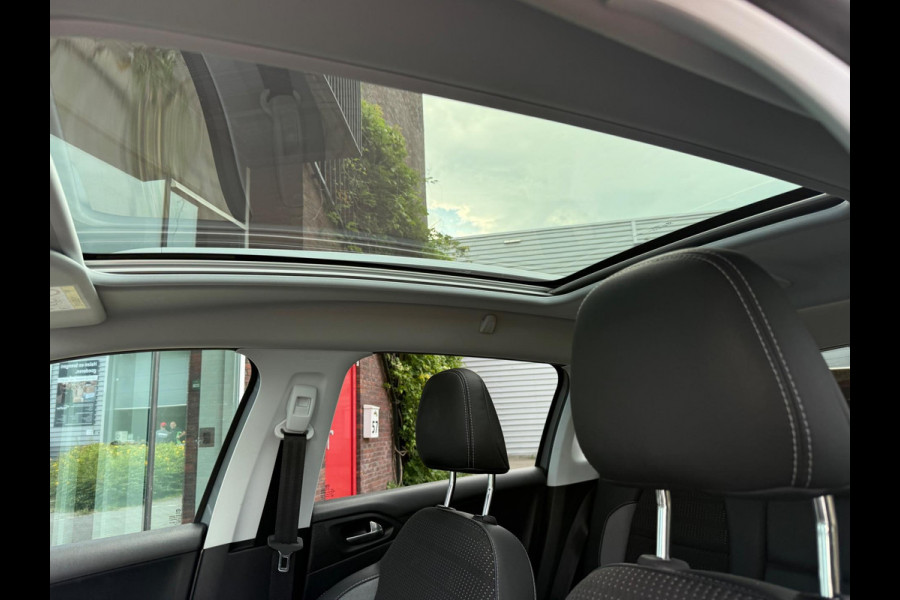 Peugeot 2008 1.2 Turbo 130pk Allure Premium - Panoramadak - Navigatie - Org.NL