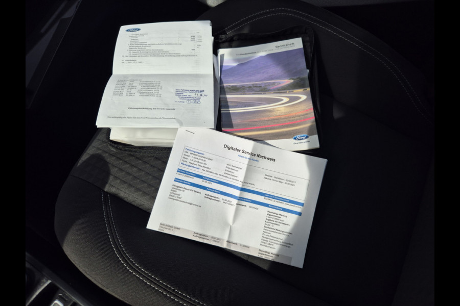 Ford Grand C-Max 1.5i EcoBoost Edition Plus 7p Automaat,apple/android,navigatie/camera,cruise,stoel/stuurverwarming,pdc,