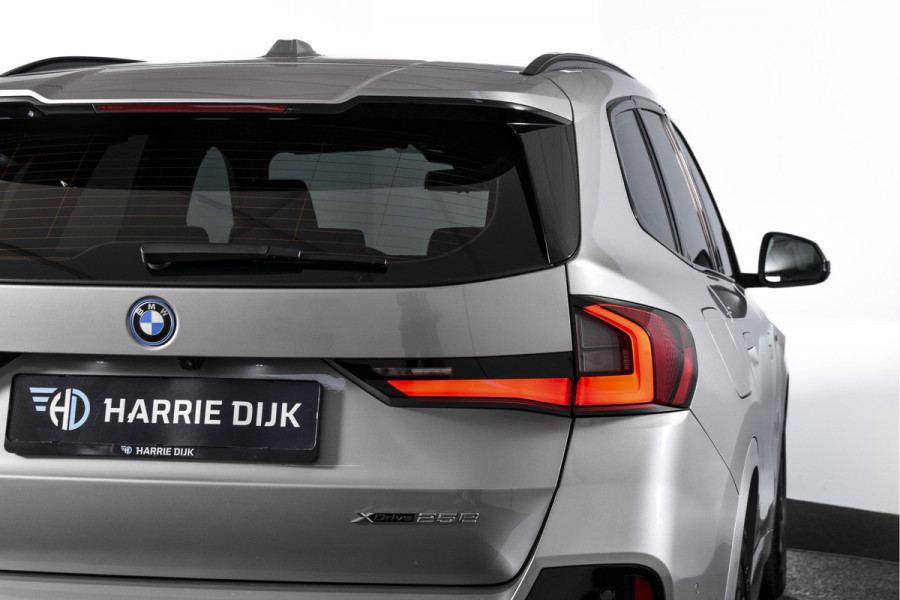 BMW X1 xDrive25e M-Sport | M Sportpakket | Premium Pack | Dig. Cockpit | Adapt. Cruise | PDC | Camera | NAV + App. Connect | ECC | Elek. Klep | LM 18" | 5688