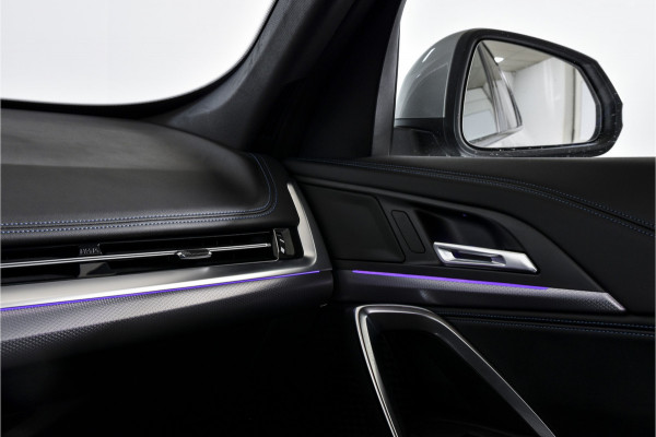 BMW X1 xDrive25e M-Sport | M Sportpakket | Premium Pack | Dig. Cockpit | Adapt. Cruise | PDC | Camera | NAV + App. Connect | ECC | Elek. Klep | LM 18" | 5688