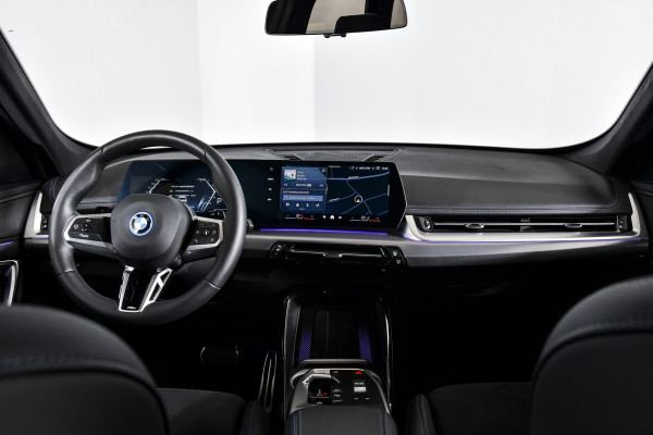 BMW X1 135 PK xDrive25e M-Sport | M Sportpakket | Premium Pack | Dig. Cockpit | Adapt. Cruise | PDC | Camera | NAV + App. Connect | ECC | Elek. Klep | LM 18" | 4926