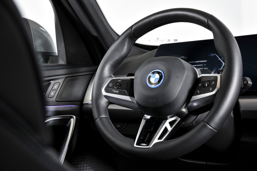 BMW X1 135 PK xDrive25e M-Sport | M Sportpakket | Premium Pack | Dig. Cockpit | Adapt. Cruise | PDC | Camera | NAV + App. Connect | ECC | Elek. Klep | LM 18" | 4926