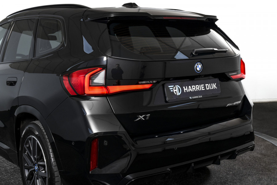 BMW X1 135 PK xDrive25e M-Sport | M Sportpakket | Premium Pack | Dig. Cockpit | Adapt. Cruise | PDC | Camera | NAV + App. Connect | ECC | Elek. Klep | LM 18" | 4926