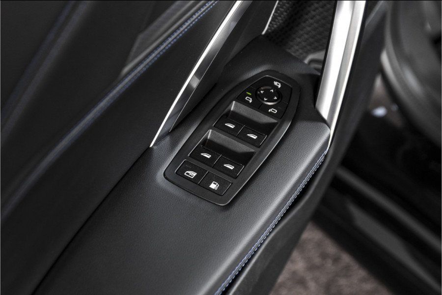 BMW X1 135 PK xDrive25e M-Sport | M Sportpakket | Premium Pack | Dig. Cockpit | Adapt. Cruise | PDC | Camera | NAV + App. Connect | ECC | Elek. Klep | LM 18" | 4926