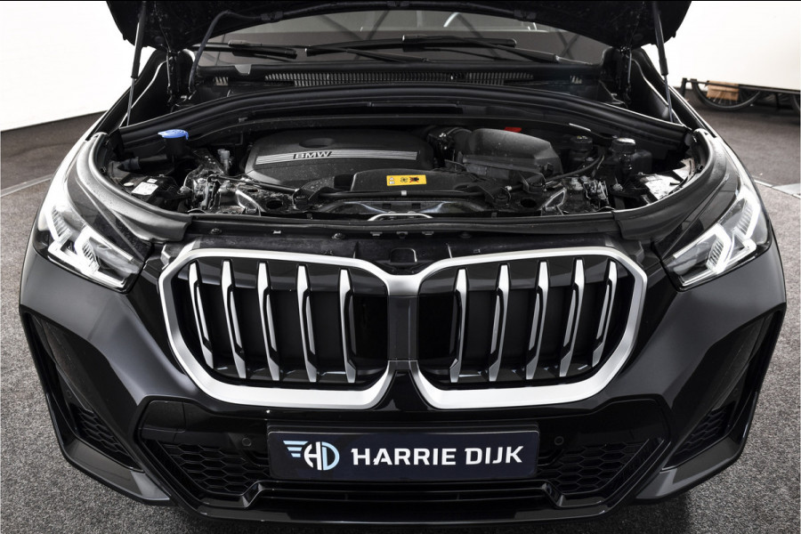 BMW X1 135 PK xDrive25e M-Sport | M Sportpakket | Premium Pack | Dig. Cockpit | Adapt. Cruise | PDC | Camera | NAV + App. Connect | ECC | Elek. Klep | LM 18" | 4926