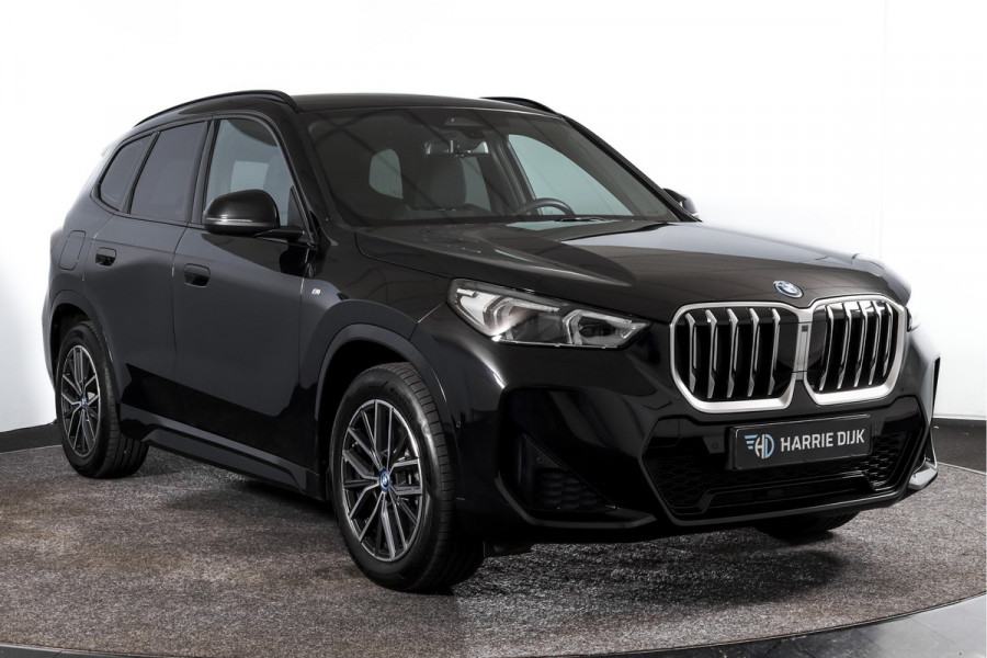 BMW X1 135 PK xDrive25e M-Sport | M Sportpakket | Premium Pack | Dig. Cockpit | Adapt. Cruise | PDC | Camera | NAV + App. Connect | ECC | Elek. Klep | LM 18" | 4926