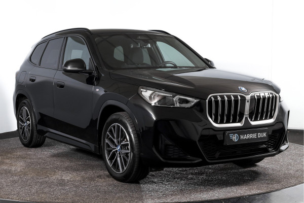 BMW X1 135 PK xDrive25e M-Sport | M Sportpakket | Premium Pack | Dig. Cockpit | Adapt. Cruise | PDC | Camera | NAV + App. Connect | ECC | Elek. Klep | LM 18" | 4926
