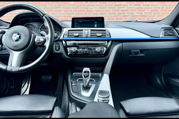 BMW 3 Serie Touring 320i M-Sport, Panorama (NL-auto NAP)