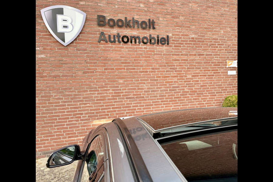 BMW 3 Serie Touring 320i M-Sport, Panorama (NL-auto NAP)