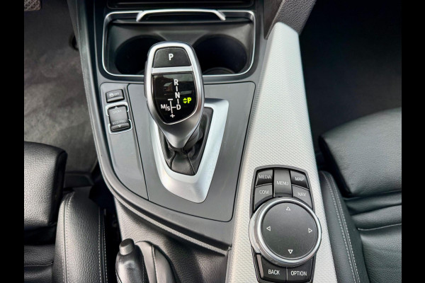 BMW 3 Serie Touring 320i M-Sport, Panorama (NL-auto NAP)