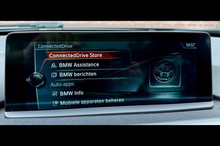 BMW 3 Serie Touring 320i M-Sport, Panorama (NL-auto NAP)
