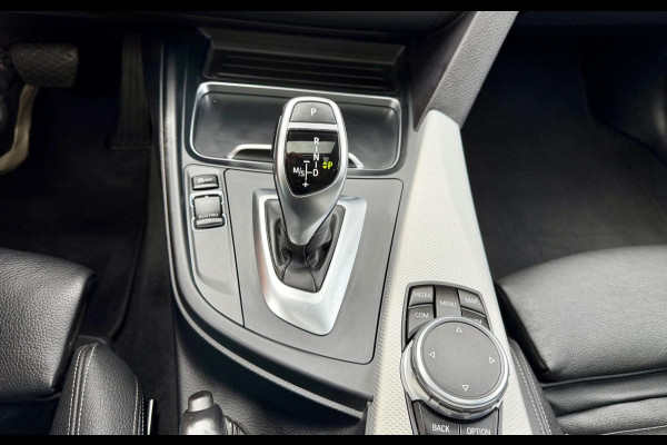 BMW 3 Serie Touring 320i M-Sport, Panorama (NL-auto NAP)